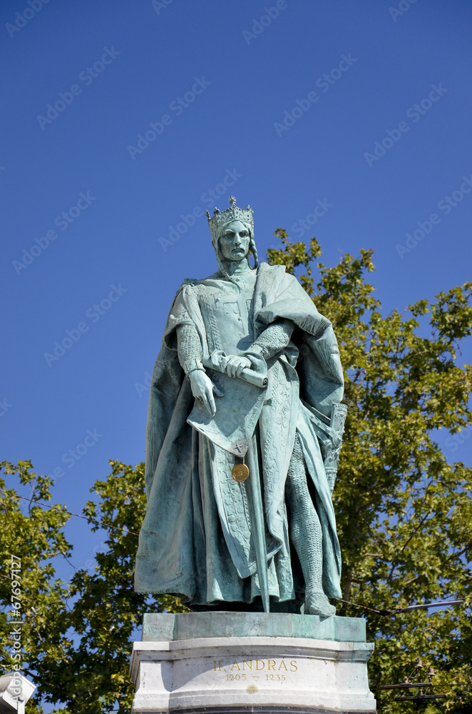 Monumento al Millennio, statua di Andrea II , Budapest.