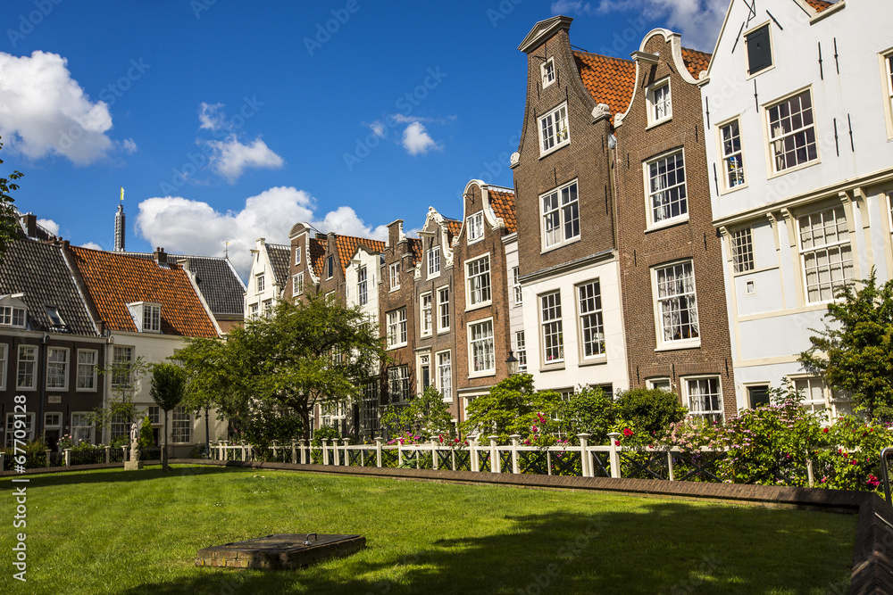 Cityscape in Begijnhof, Amsterdam.