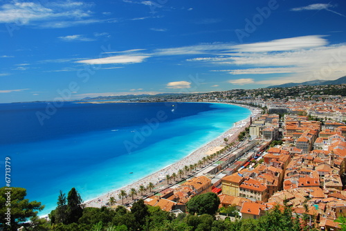 Fototapeta Naklejka Na Ścianę i Meble -  entre mer et vieille ville de Nice