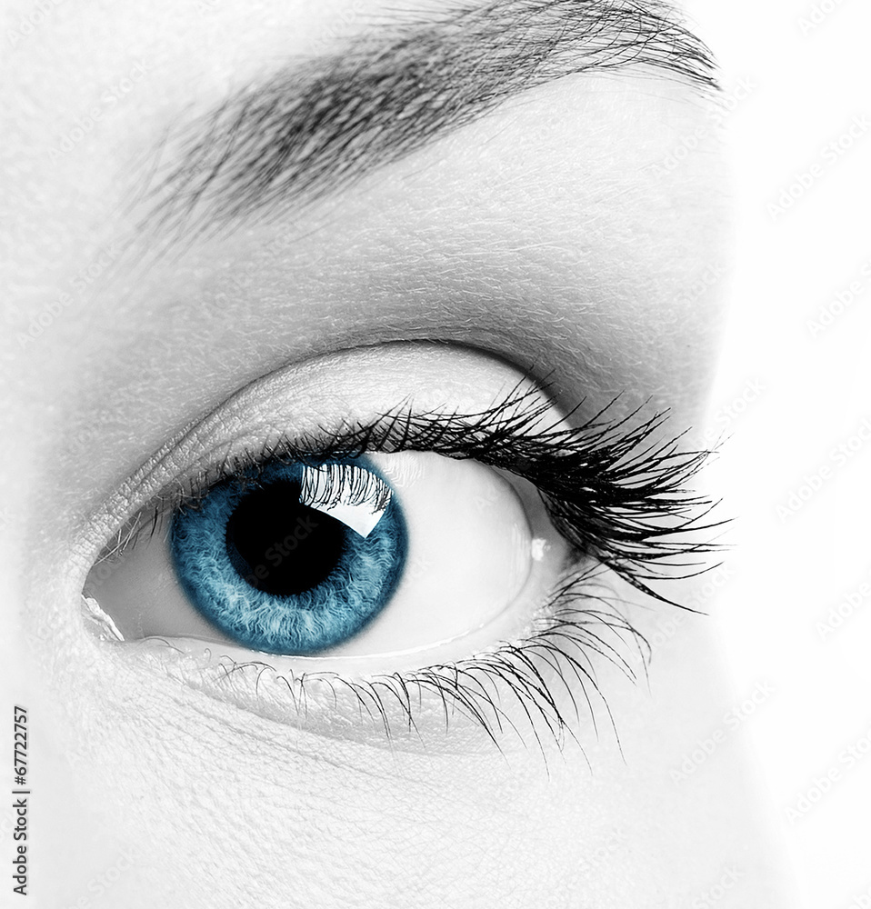 Naklejka premium Close-up macro image of human eye
