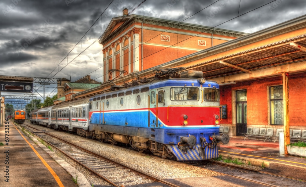 Croatian passenger train in Rijeka station Croatian passenger train in Rijeka station