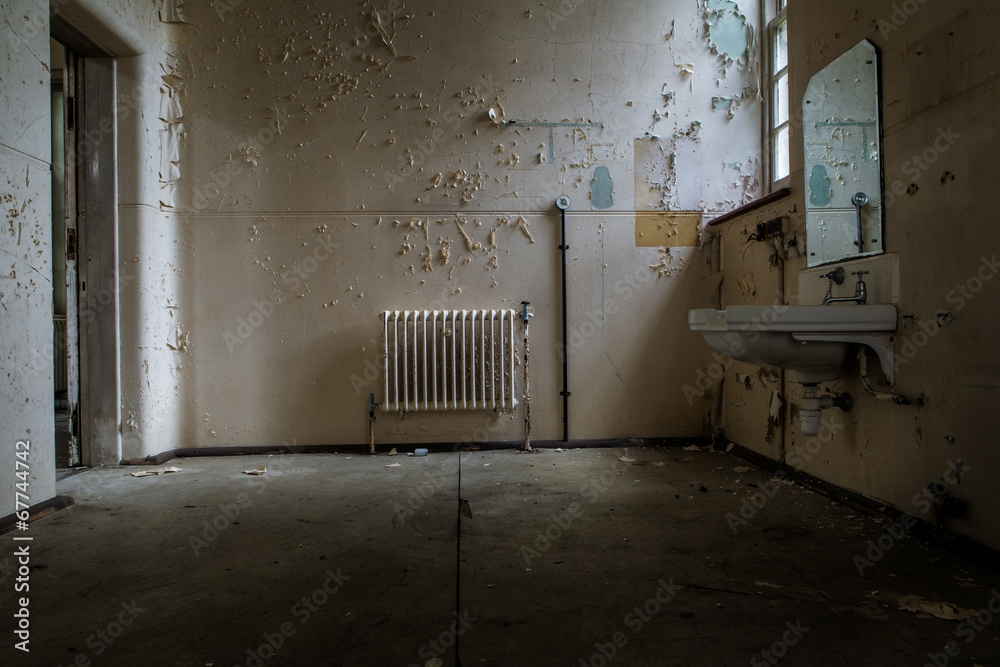 old abandoned building