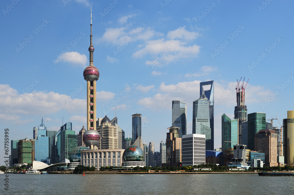 Naklejka premium View of Shanghai World Financial Center from the Bund