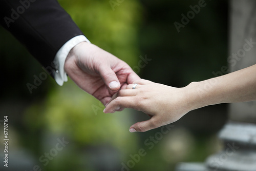 Hands of a bride and groom © BirgitKorber