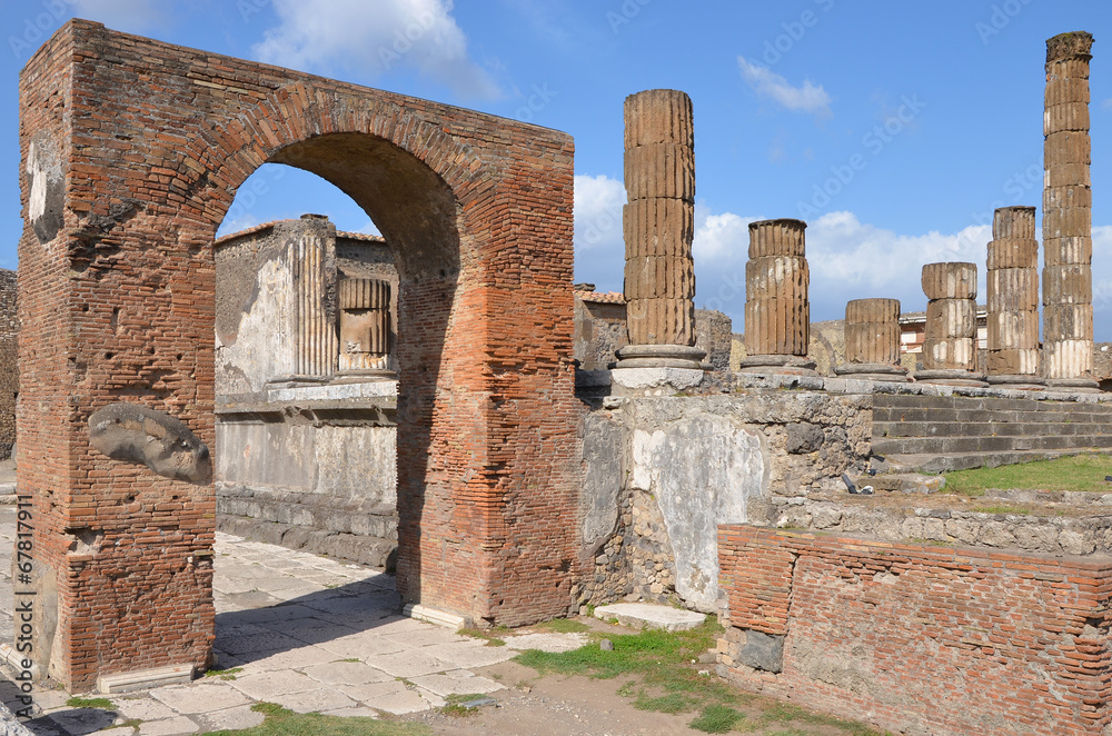 Arch of Augustus and Temple of Jupiter, Pompeii