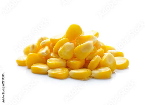 Fototapeta Sweet whole kernel corn on white background
