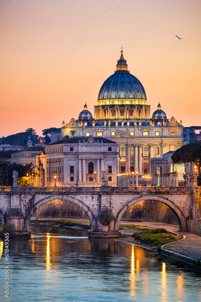 Naklejka premium Wgląd nocy Bazyliki Świętego Piotra w Rzymie, Włochy