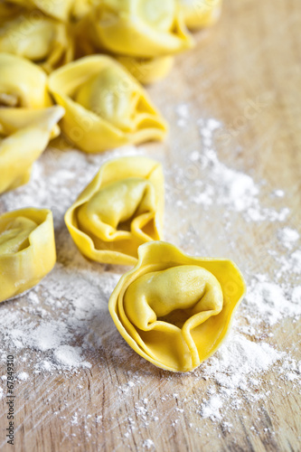 Quadro su tela uncooked tortellini
