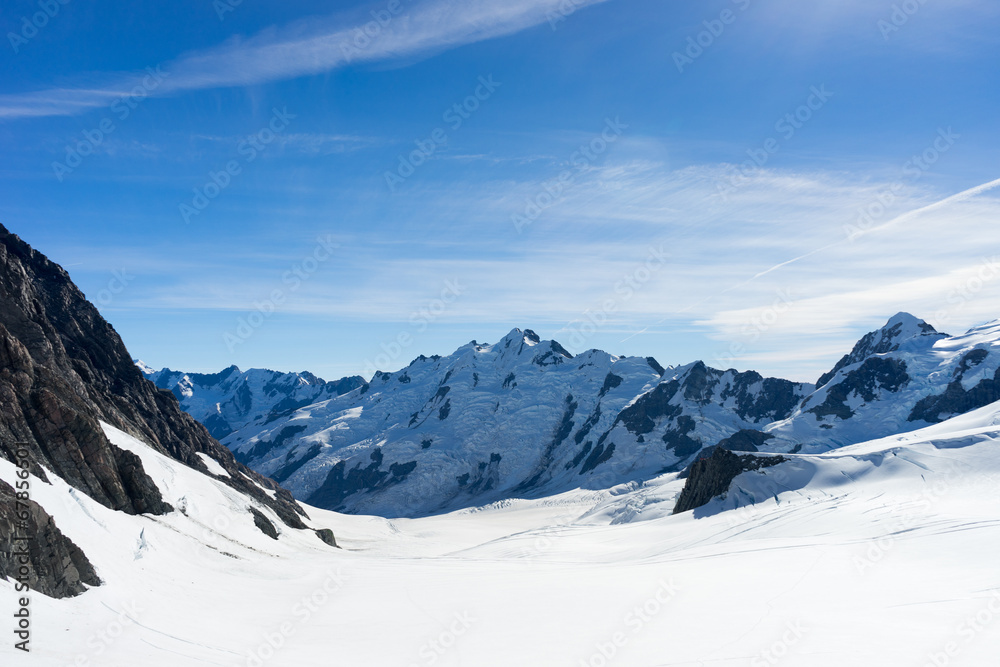 Obraz premium Snowy mountains