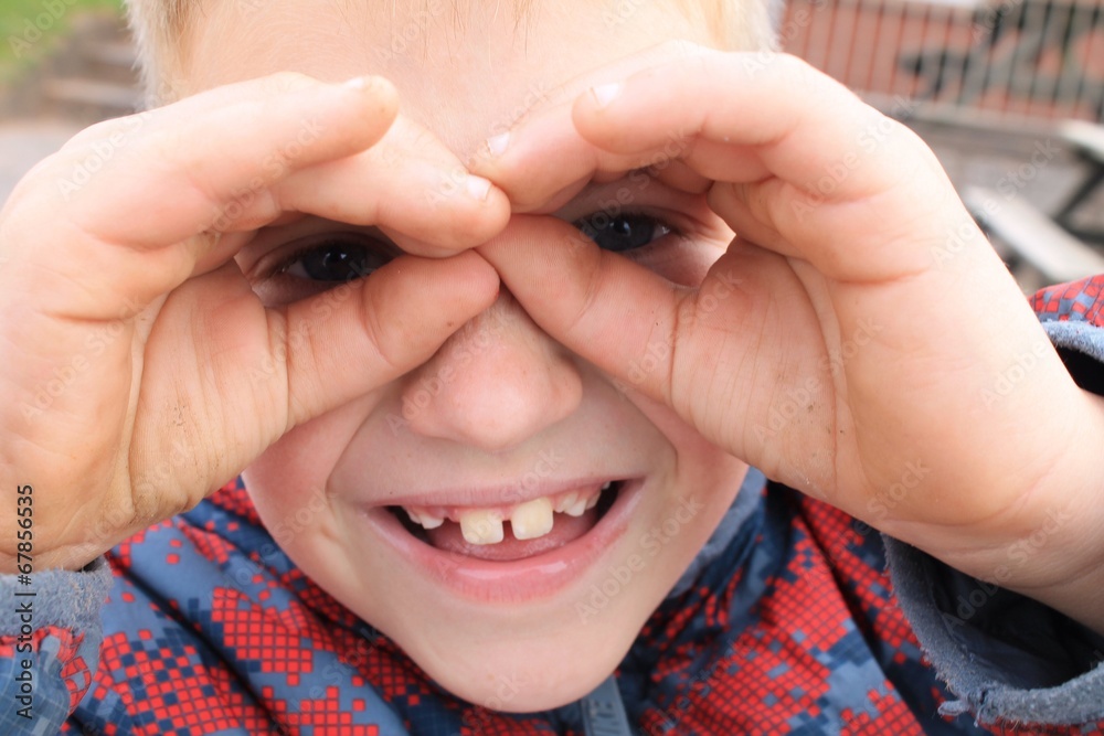 Fototapeta premium pretend binoculars