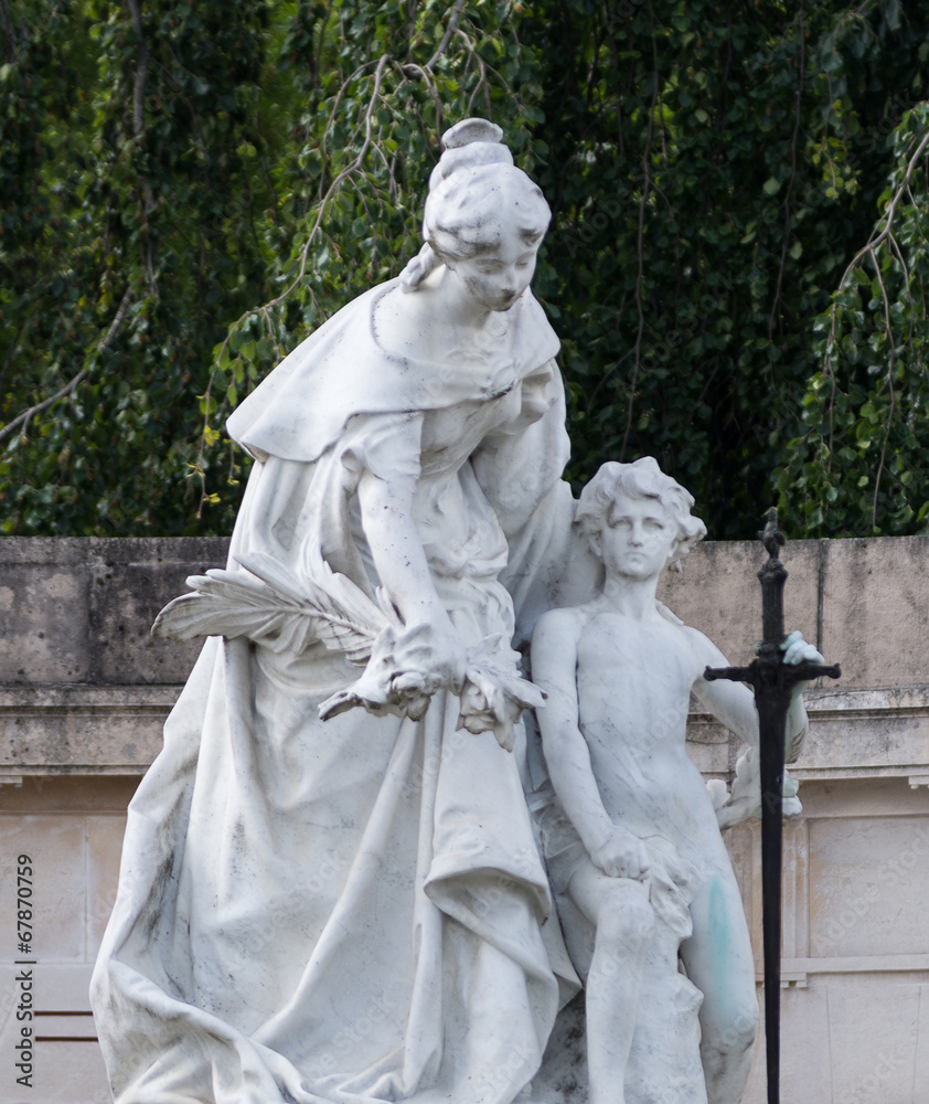 Obraz premium Statue de femme à Sens