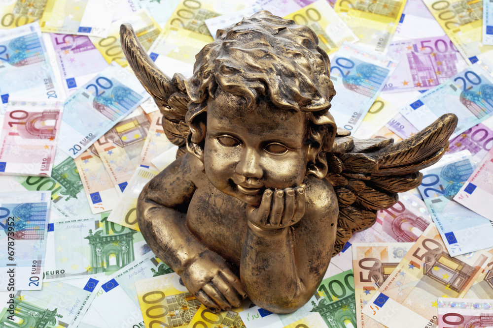 Goldene Putte auf gemischten Euroscheinen Goldene Putte auf gemischten Euroscheinen