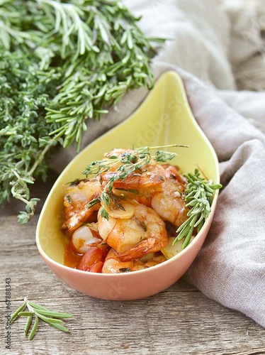 shrimps with tomato and garlick sauce