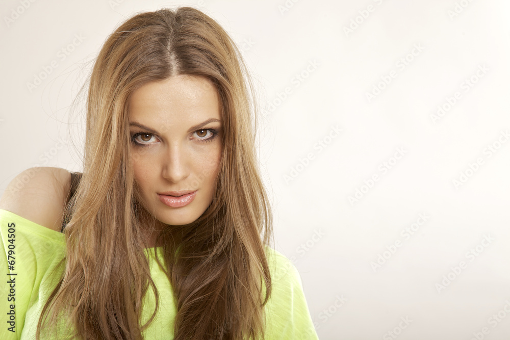 Fototapeta premium portrait beautiful brunette