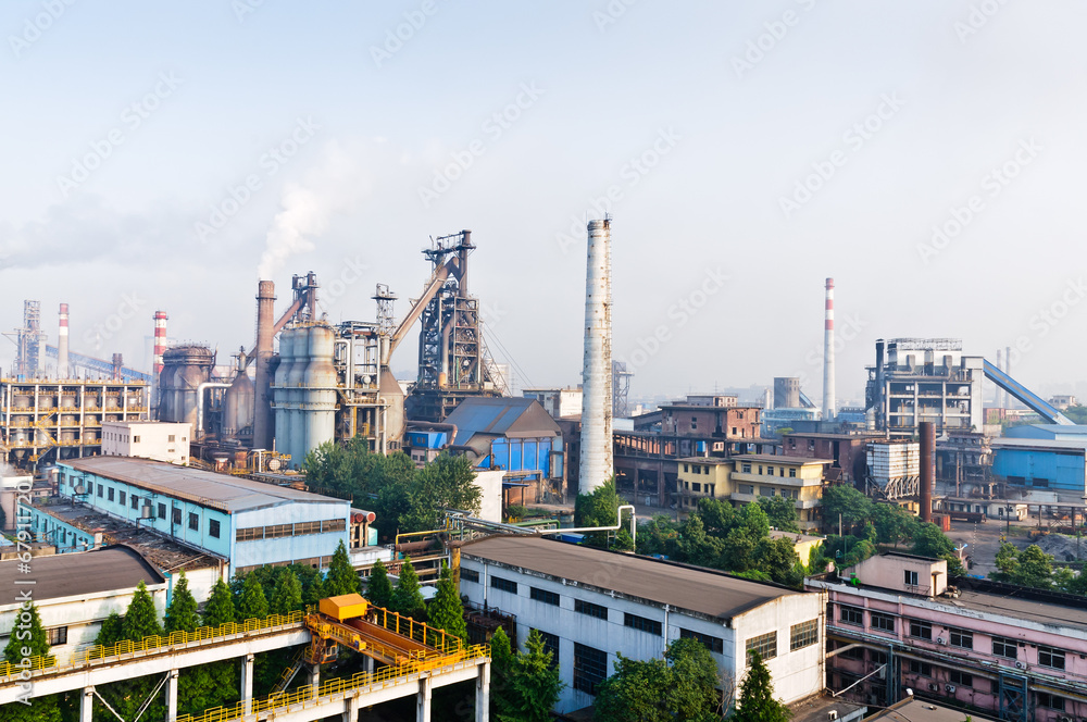 Obraz premium Chinese steelworks smoke pollution