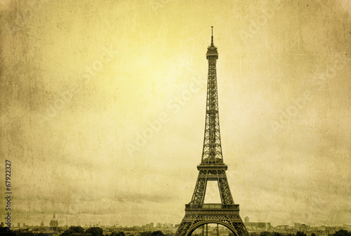 Fototapeta Naklejka Na Ścianę i Meble -  Retro Eiffel Tower