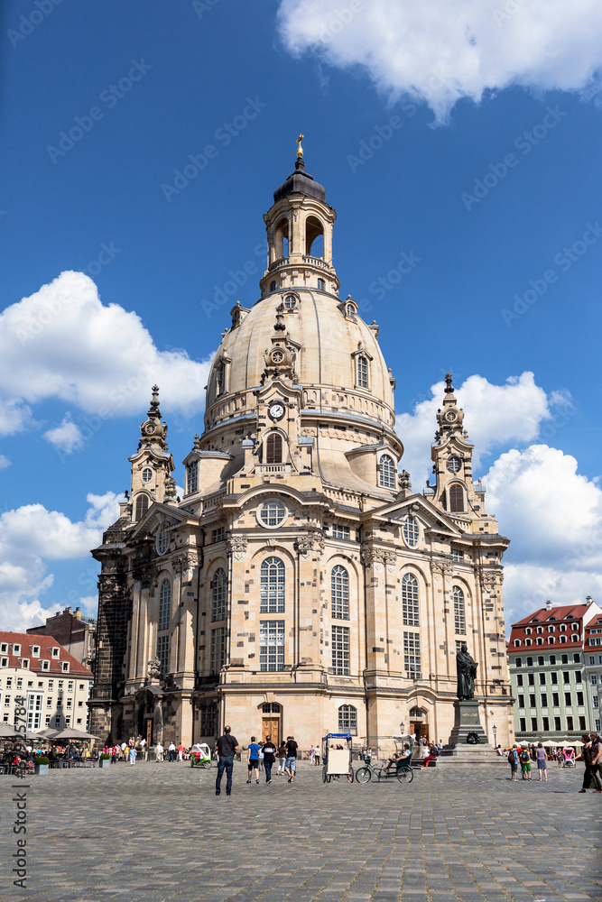 Fototapeta premium Dresdner Frauenkirche hoch
