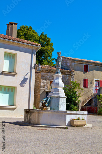 fontaine village drôme photo