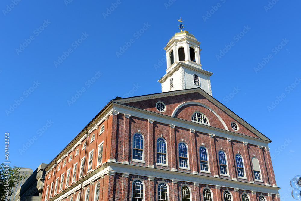 Faneuil Hall is a georgian style building at downtowm Boston