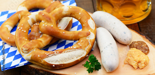 Weisswürste mit Brezeln photo