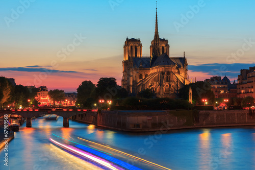 Cathedral of Notre Dame de Paris at sunset