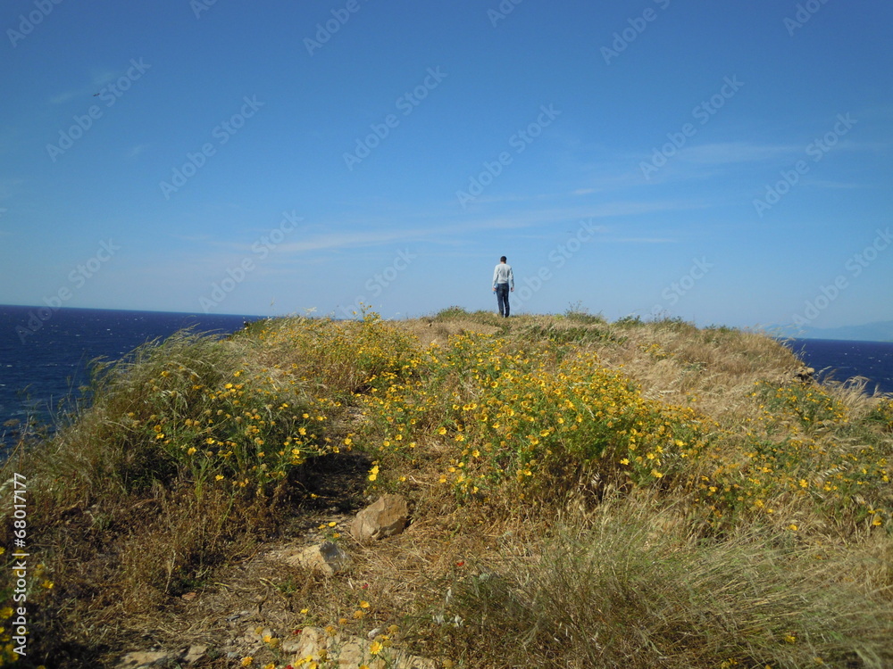 Homme face à la mer