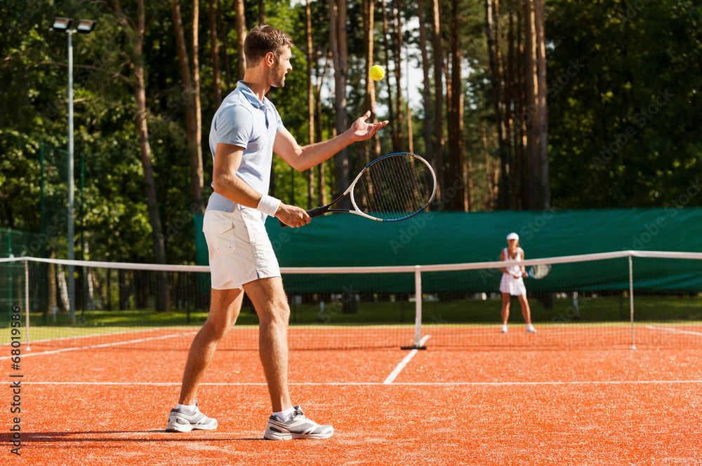 Obraz premium Preparing to his best serve.