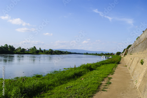 Wallpaper Mural Riverbed Torontodigital.ca