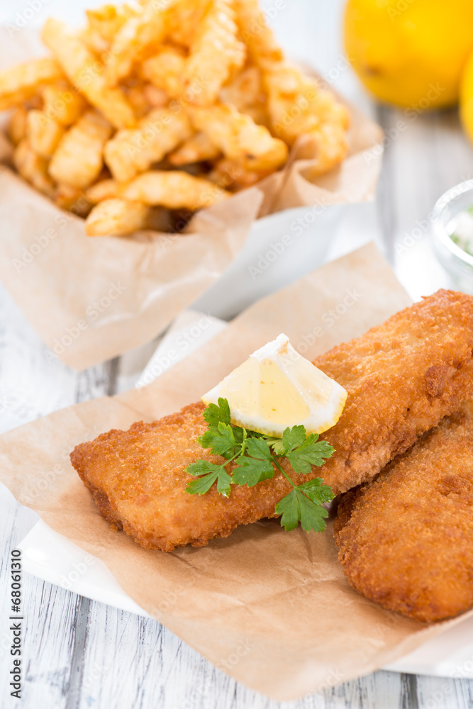 Fried Salmon Filet with Chips