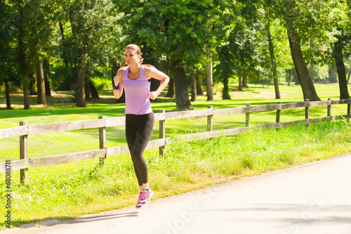Running Woman Jogging © mitarart