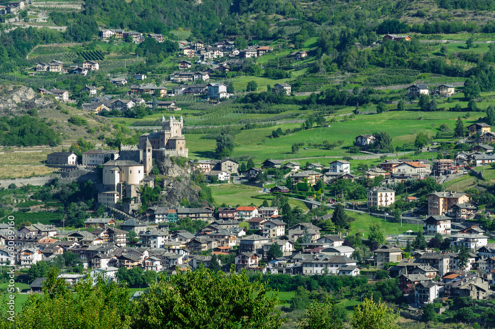 Saint Pierre e il suo castello - Valle d'Aosta