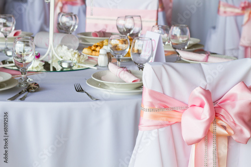 gorgeous wedding chair and table setting for fine dining © ctvvelve