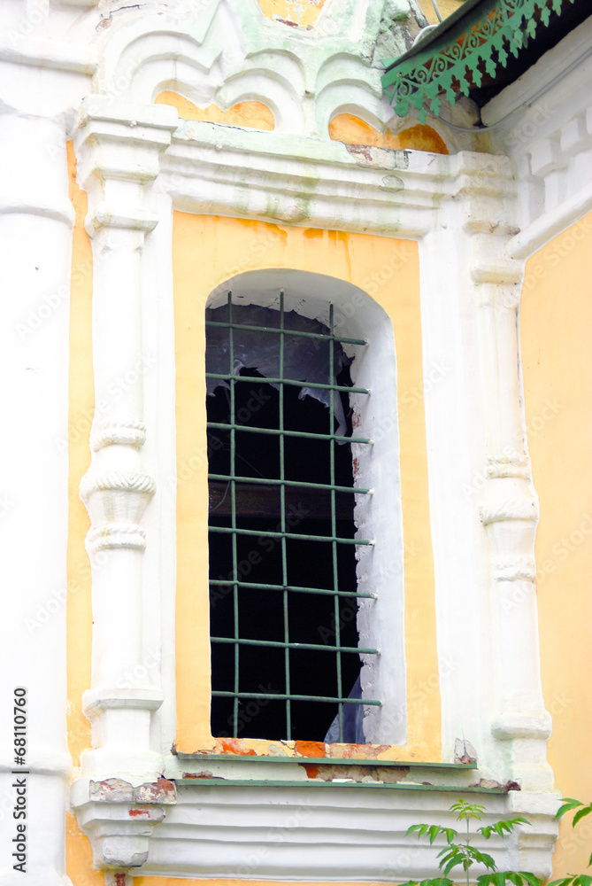 Fototapeta premium Old church window. Taken in Uglich, Russia.