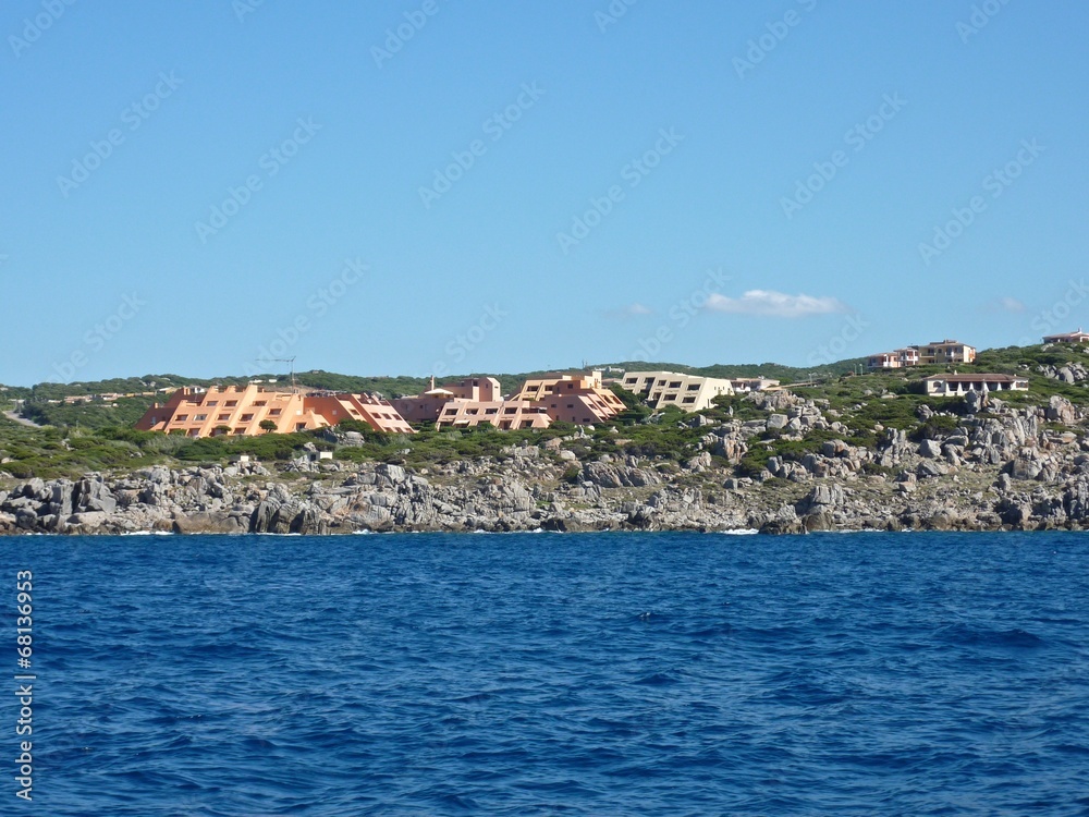edifici residenziali sulla costa mediterranea