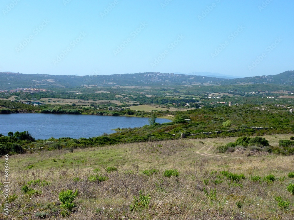 Obraz premium piccolo lago in Gallura, Sardegna, Italia