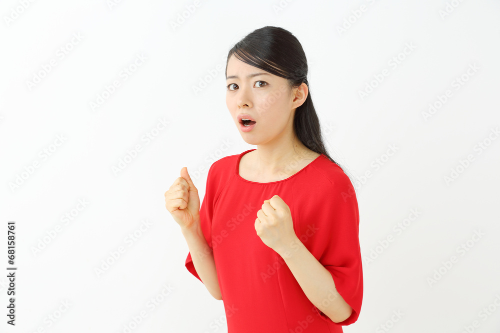 怒る・若い女性 怒る・若い女性