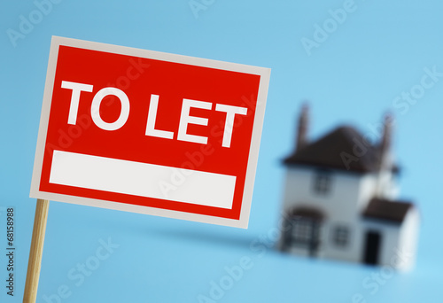 Real estate agent to let sign