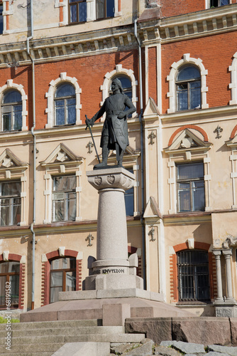 Памятник Торгильсу Кнутссону — основателю Выборгского замка