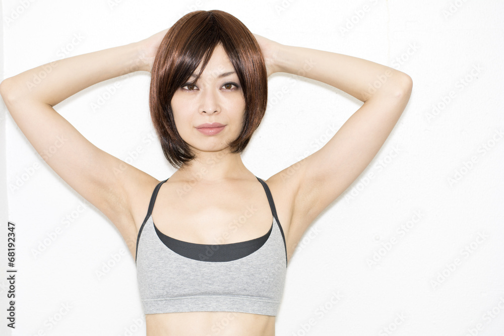 ストレッチをする女性 ストレッチをする女性