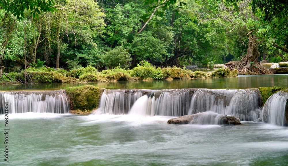 Fototapeta premium smooth waterfall