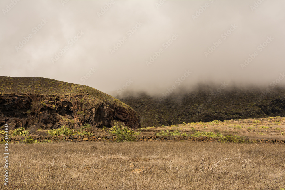Fototapeta premium Wolken über Schlucht 