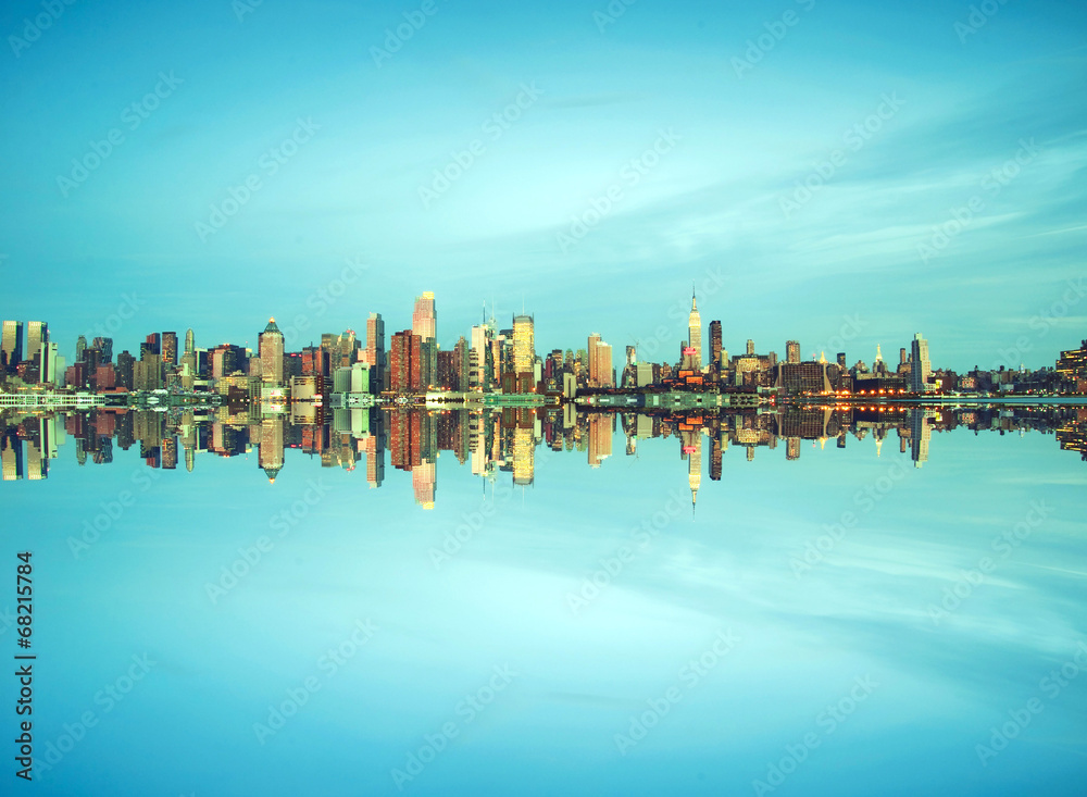 Obraz premium new york city cityscape over hudson river pic