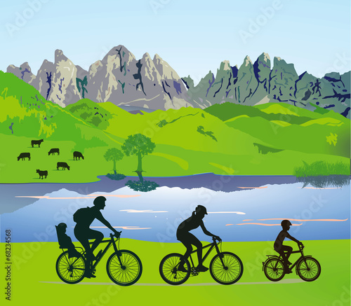 Eltern mit Kindern beim Fahrradfahren