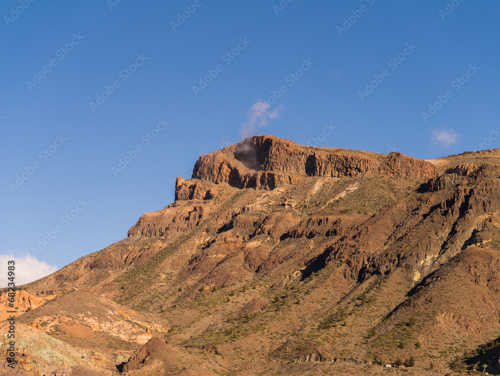 Fototapeta premium Gebirgslandschaft in der Caldera um Vulkan Teide auf Teneriffa