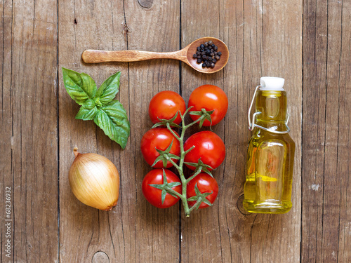 Ingridients for italian tomato sauce photo