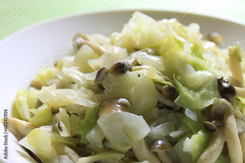 キノコと野菜の炒め物