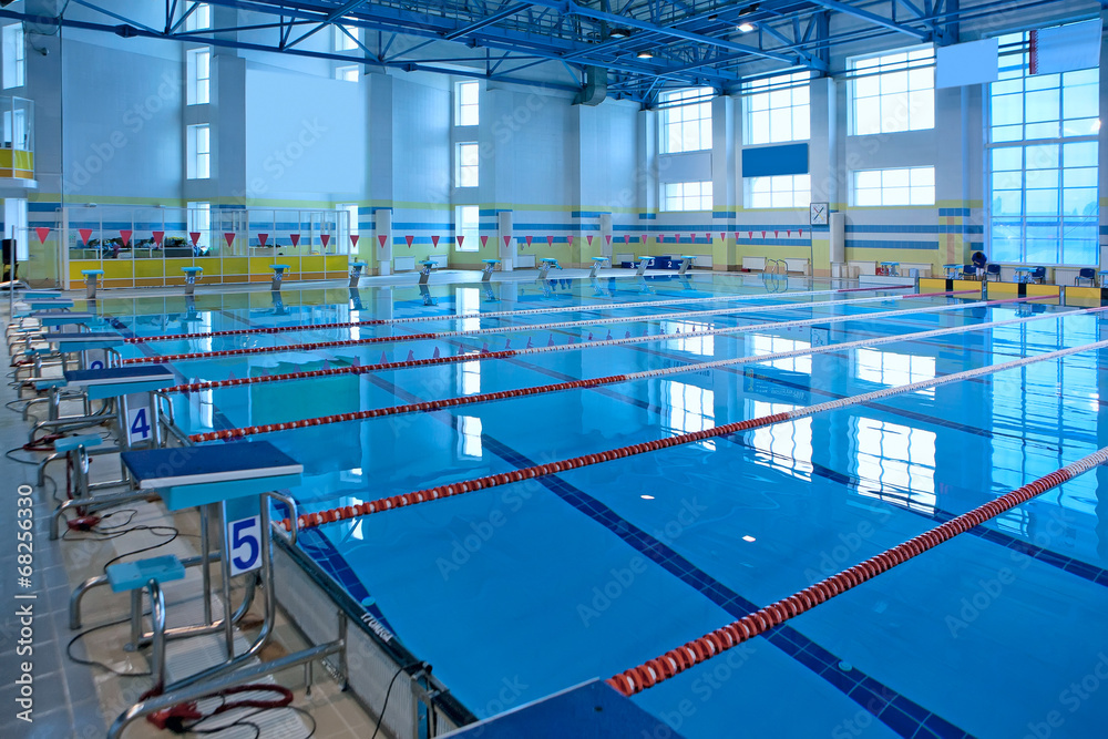 Fototapeta premium Empty swiming pool