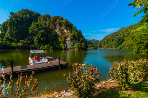 Tableau sur toile Lake with jetty