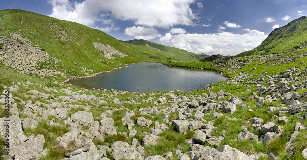Brebeneskul Lake in Carpathian Mountains