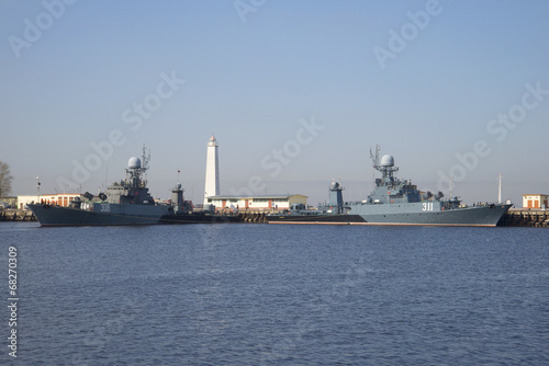 Малые противолодочные корабли на военно-морской базе. Кронштадт
